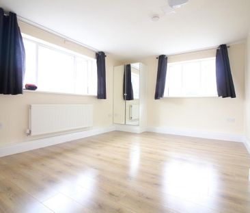 Humber Way, Slough - Photo 5