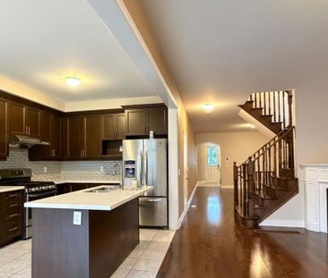 For Lease - 12 Goodsway Trail, Brampton, Ontario - Photo 6