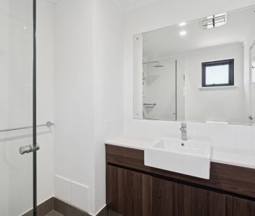 Boutique Top-Floor Applecross Living - Available NOW - Photo 5