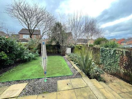 Claremont Crescent, Newbury, RG14 - Photo 3