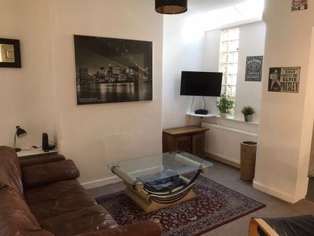 4 Bed Terraced House, Ashfield Road, M13 - Photo 4