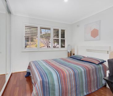 Spacious renovated 3 bedroom apartment style home (upper level only) - Photo 6