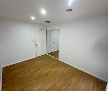 The perfect and ideal location - Photo 3