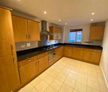 Cable House Court, Woking, Surrey, GU21 - Photo 4