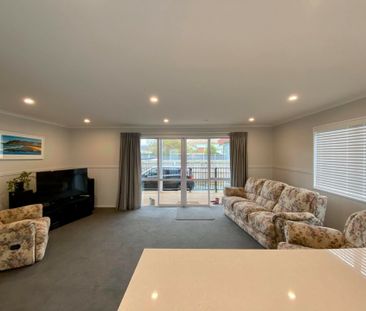 Private, peaceful and perfectly designed! - Photo 1