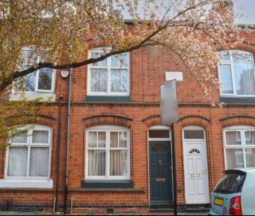 Avenue Road Extension - Photo 4