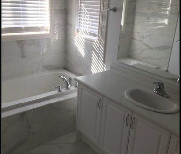 For Lease - 3052 Max Khan Boulevard, Oakville, Ontario - Photo 6