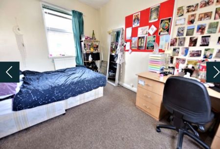 6 Bed - 3 Chiswick Street, Hyde Park, Leeds - LS6 1QE - Student - Photo 4