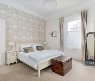 3 bedroom flat to rent - Photo 5