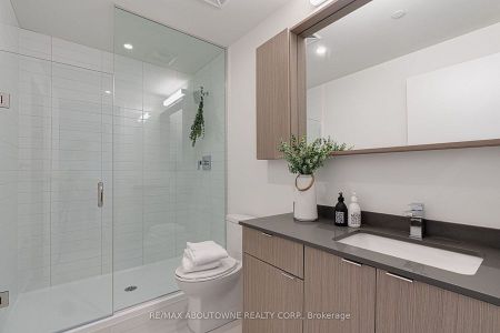For Lease - 125 Bronte Road Unit# APH1-07, Oakville, Ontario - Photo 3