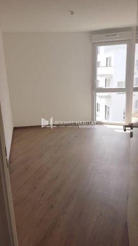 Location Appartement 2 pièces 63m² LILLE 59000 - Photo 3