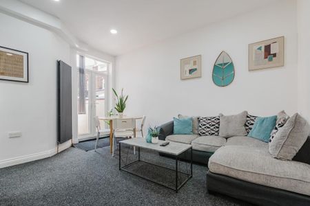 5 bedroom terraced house to rent - Photo 2