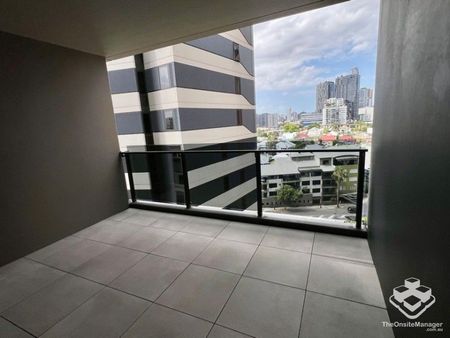 Luxury 2 Bedrooms in The Heart of West Village - Photo 4