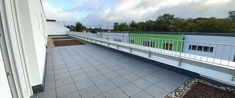 Neubau: 4-Zimmer Wohnung mit zwei großen Dachterrassen inkl. TG-Stellplatz in OB-Alstaden - Photo 1