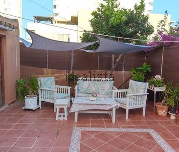 Alquiler de chalet adosado en Calle de la Fresa - Photo 2