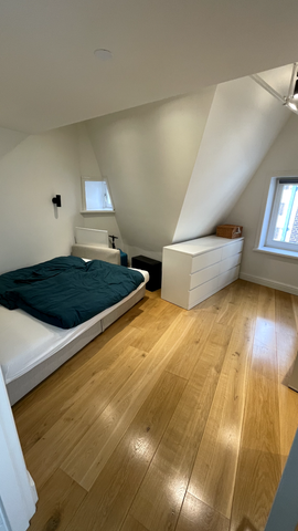 Room in Apartment in Amsterdam Centrum (Near Zeedijk) - Photo 5