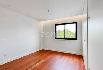Apartamento T4 em Porto