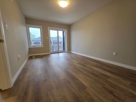 For Lease - 81 Thatcher Drive, Guelph, Ontario - Photo 2