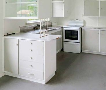 3-BED FAMILY HOME! - Photo 2