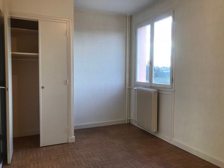Location Appartement 3 pièces 62m² RIORGES 42153 - Photo 2