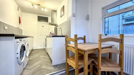 4 bedroom house to rent - Photo 3