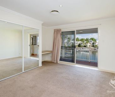 FOR RENT | Spacious Waterfront Villa in Prestigious Runaway Cove Complex - Photo 4