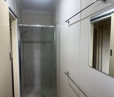 Convenient Inner-City Living Moments from Suncorp Stadium - Photo 6