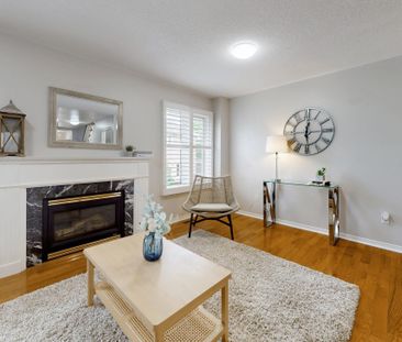 For Lease - 8 Coburg Crescent, Richmond Hill, Ontario - Photo 1