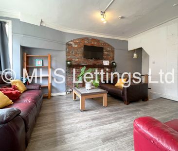8 Bedroom Mid Terraced House for rent in Manor Drive - Photo 1
