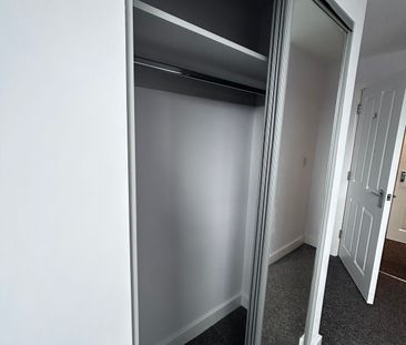 QUEENSWAY, BLETCHLEY - 1 BEDROOM - Photo 3