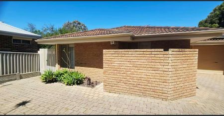 "Modern Comfort Meets City Convenience - 3-Bedroom Victoria Park Home" - Photo 5