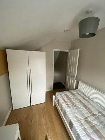 6 bedroom terraced house to rent - Photo 4