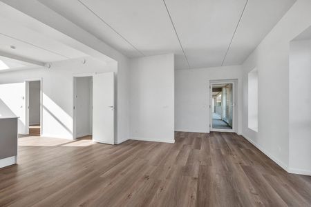 Lys og rummelig penthouselejlighed med udsigt i Nørresundby - Photo 2