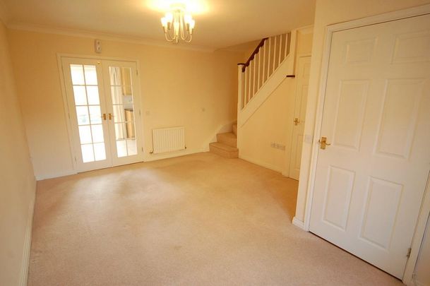 3 bedroom semi-detached house to rent - Photo 1