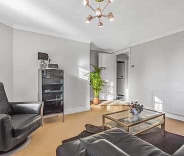2 Bed Flat, The Warren, RG4 - Photo 1