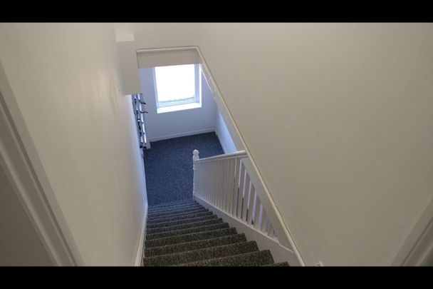 Studio Flat, Stanley Road, L20 - Photo 1