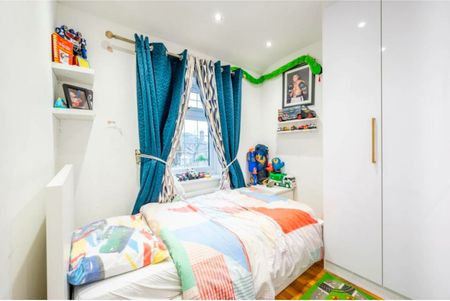 4 Bed Semi-Detached House, Lincoln Road, E13 - Photo 5
