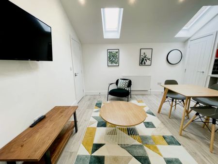 1 Bedroom House - Photo 2