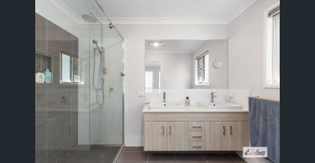 Spacious 4 Bedroom Family Home - Photo 5