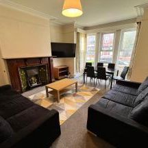 6 bedroom terraced house to rent - Photo 1
