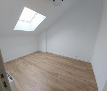 Location Appartement 3 pièces 71m² FLEURY LES AUBRAIS 45400 - Photo 2