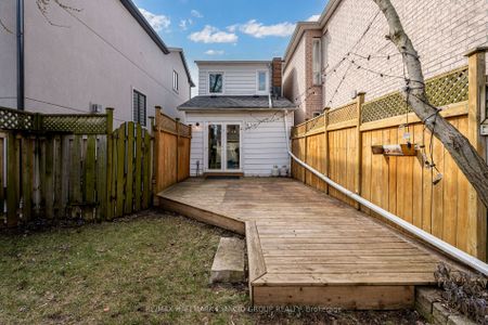 Detached Home For Lease | E8122954 - Photo 2