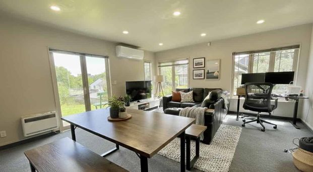 Easy-Care 3 Bedroom Home in the Heart of Ellerslie - Photo 1