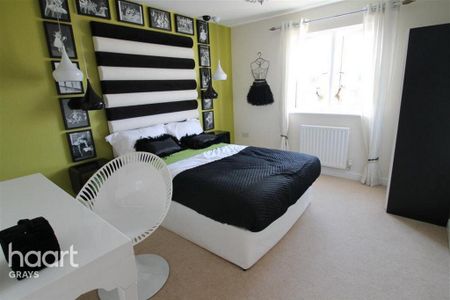 3 bedroom terraced house to rent - Photo 3
