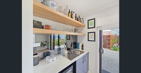 Stunning Family Home - Photo 2