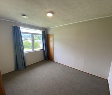 Warm & Sunny Family Home in Prime Location - Photo 2