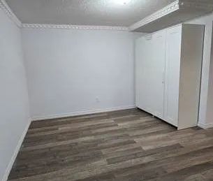 524 Hayward Crescent #Basement - Photo 2