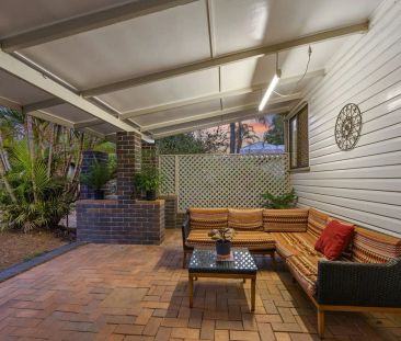 “Beautiful Family Home with Large Shed” - Photo 3