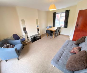 4 Bed Student Accommodation - Photo 2