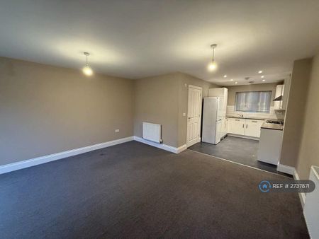 3 bedroom semi-detached house to rent - Photo 2